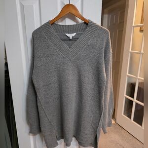 Time and Tru Women's Heather Gray V-Neck Sweater